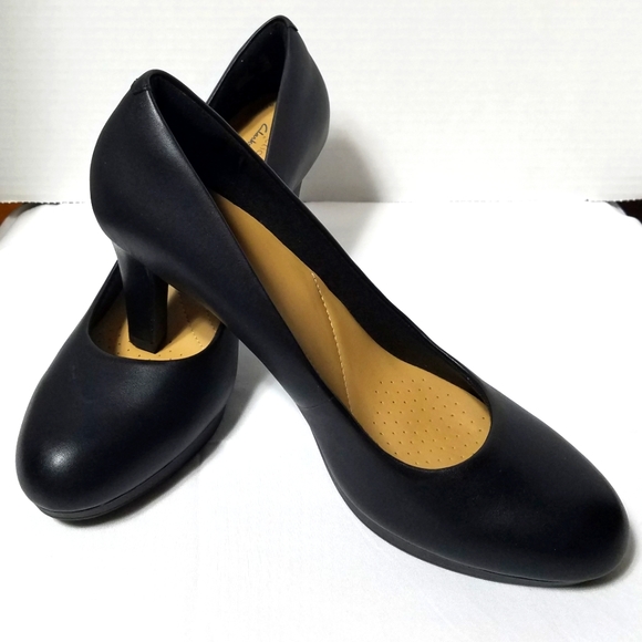 Clark's Adriel Viola Pumps - Picture 1 of 4